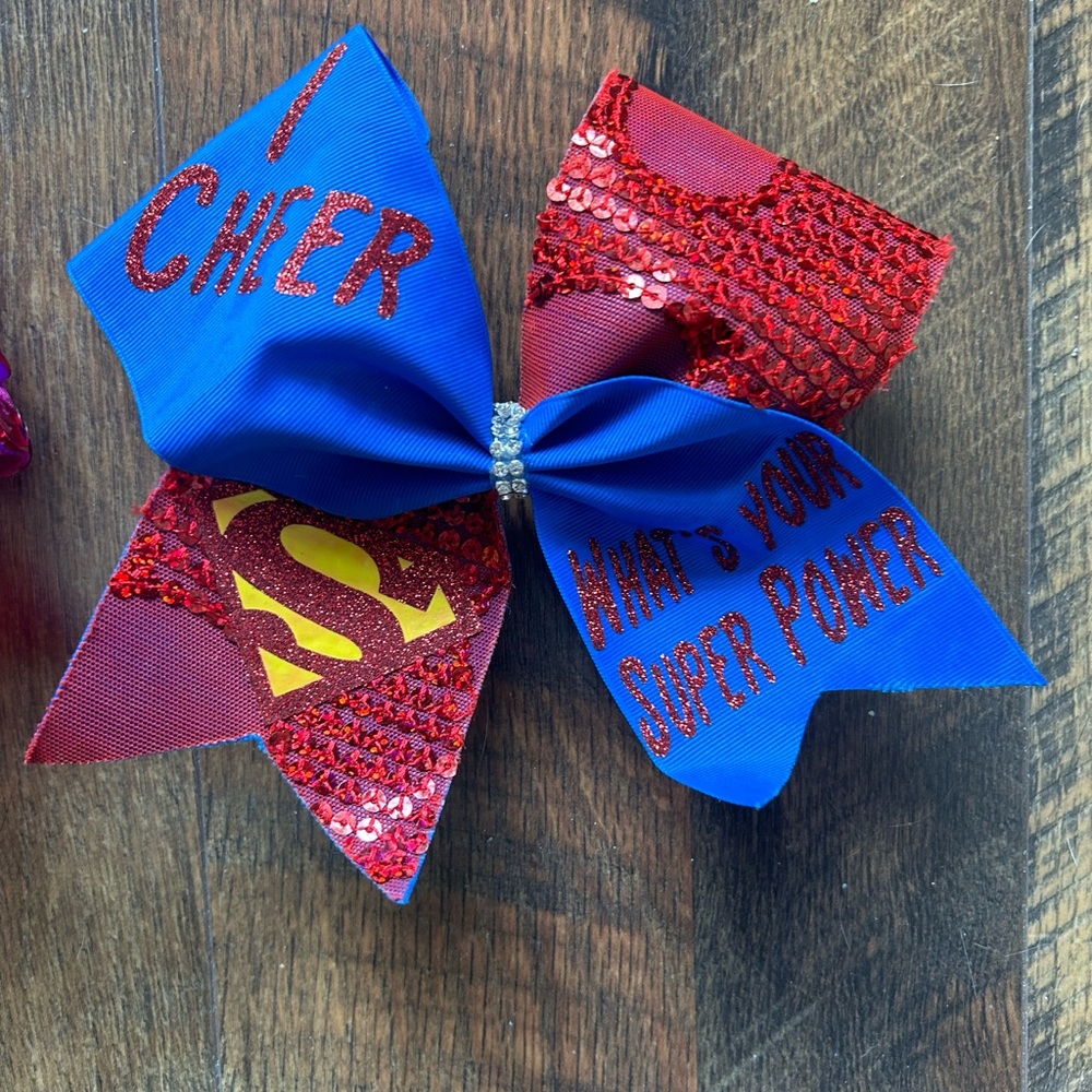 Cheer bow